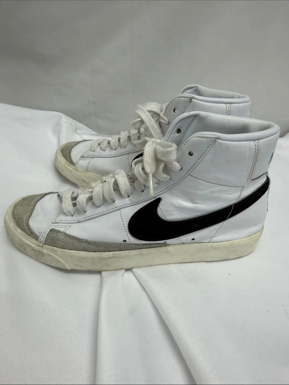 Nike White Black High-Top Athletic Sneakers